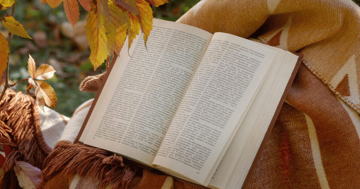 肩こり・腰痛を改善して「読書の秋」を楽しむ方法